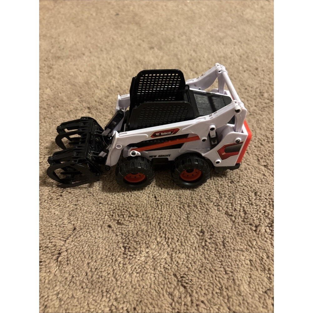 New Bright Bobcat Skid Steer Vehicle Play Set Piece